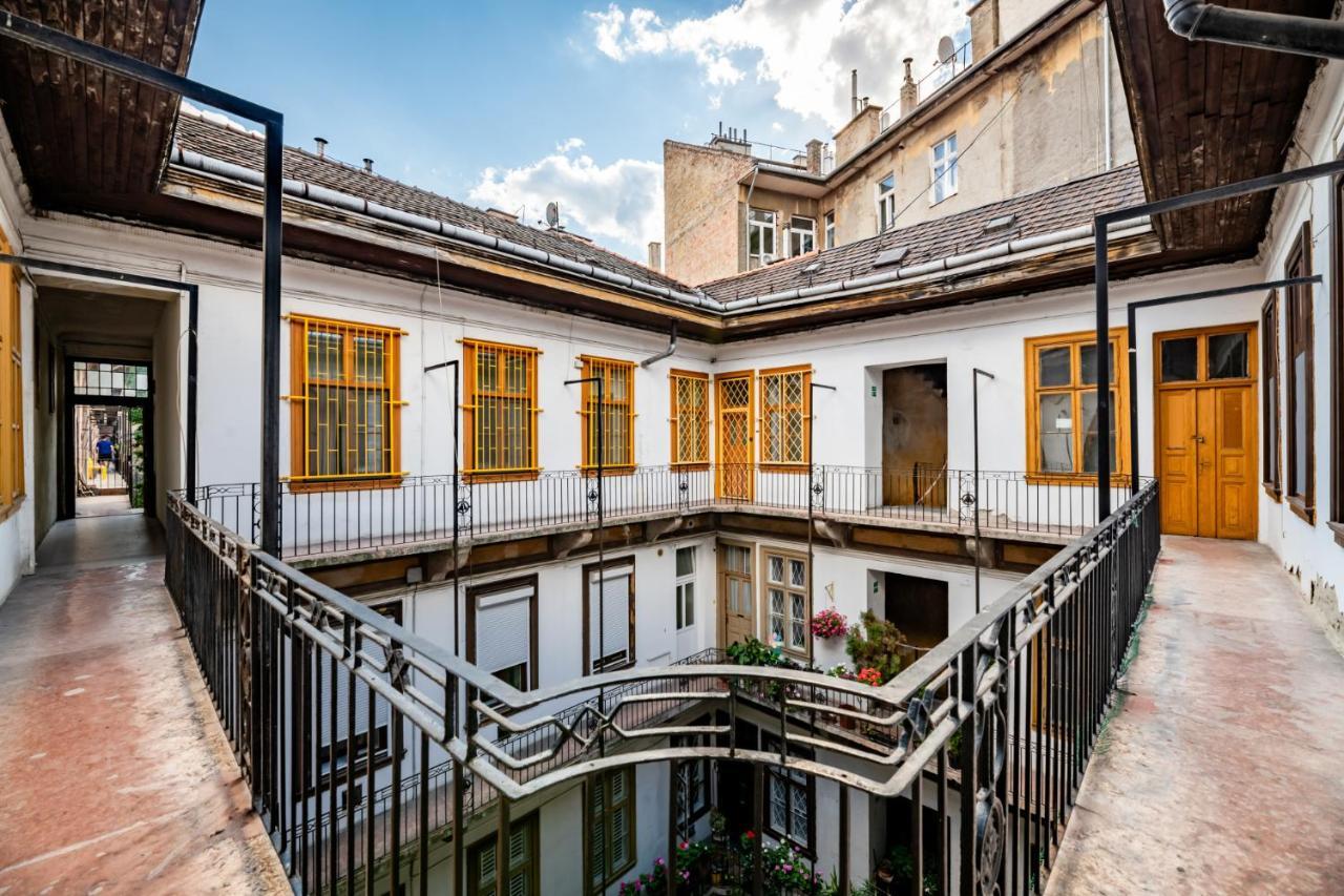 Blue Peace Downtown Apartment Budapest Exterior photo